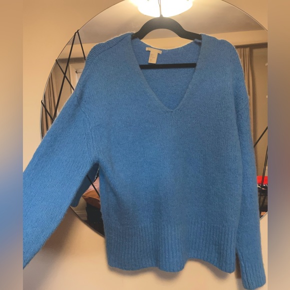 H&M Super-soft Oversized V-Neck Sweater - Picture 1 of 2